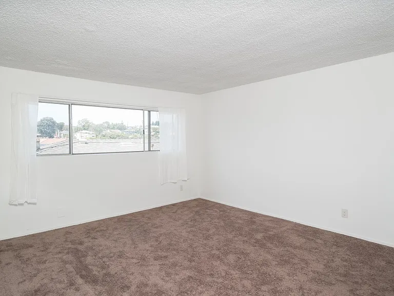 819 Ocean Park Blvd #4 — Photo 14