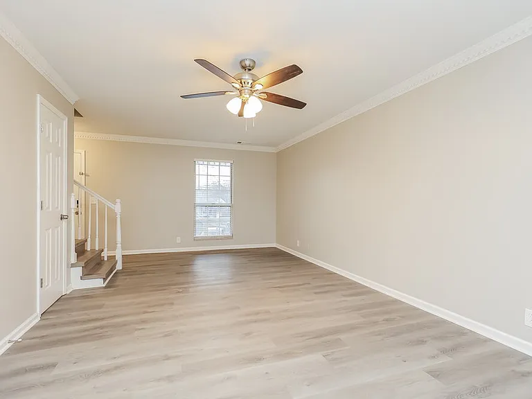1409 Woodchimes Ct — Photo 5