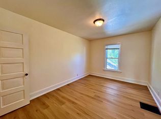 521 Burbank Ave #2, Woodstock, IL 60098