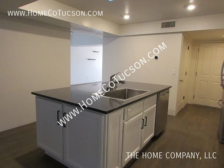 3668 N Royal Prince Ct — Photo 12