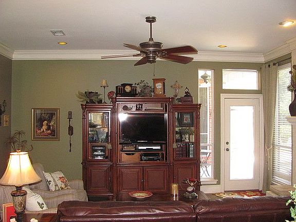 4th image of 612 Christan Ct