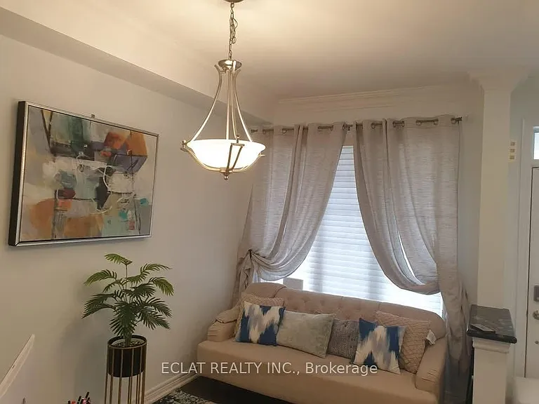 232 Kincardine St — Photo 17