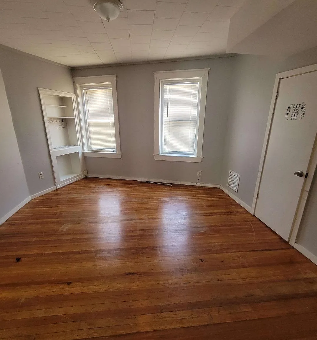 599 East St — Photo 4