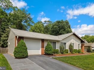 112 Victoria Pl, Sterling, VA 20164