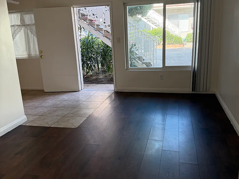 721 Ridgeway Ln #3 — Photo 3