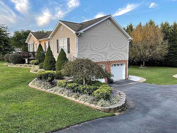4th image of 107 Glen Ayre Dr