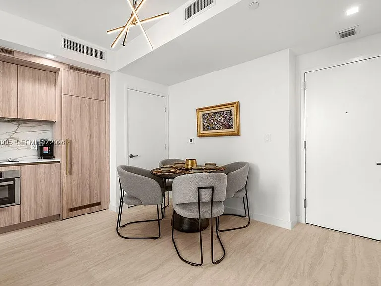 77 SE 5th St #1515 — Photo 3