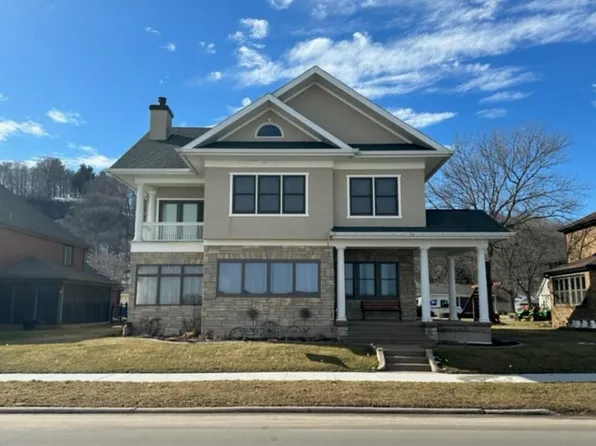 802 N Riverview St, Bellevue, IA 52031