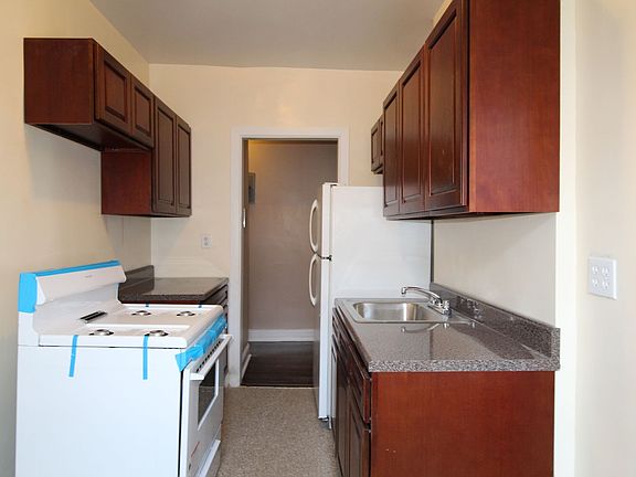 3rd image of 1105 Morrison Ave APT 5J