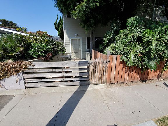 2nd image of 601 Coeur D Alene Ave #B