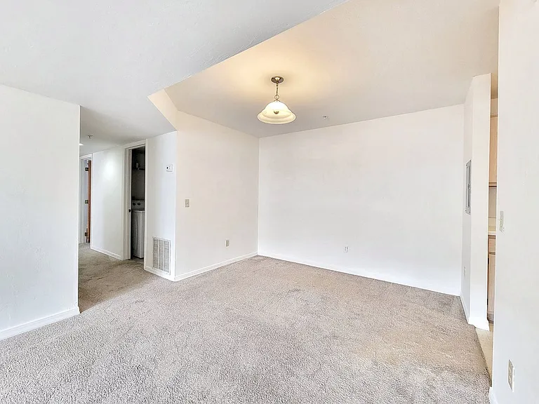 2360 SW Archer Rd #505 — Photo 4