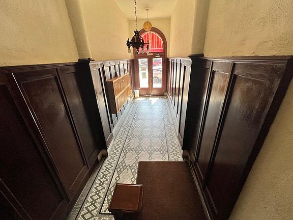 Lobby of 3185 S. Grand.