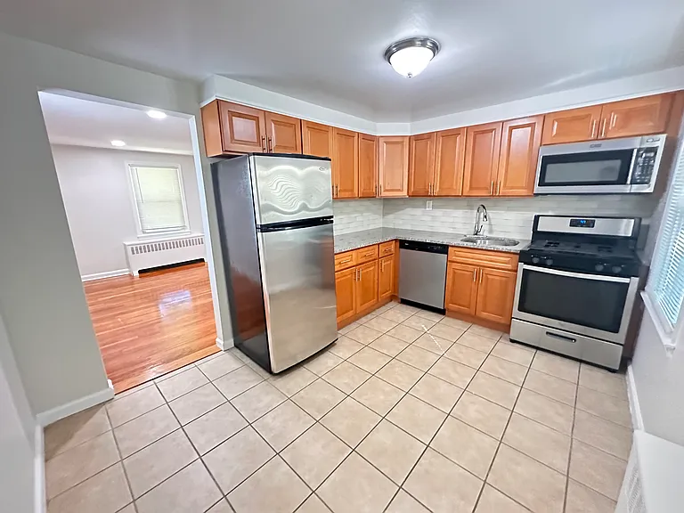 37A Hawthorne Dr #2 — Photo 13