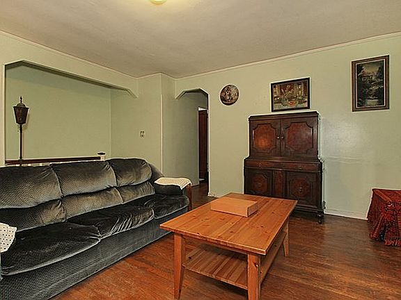 3rd image of 7924 Ankener Ave