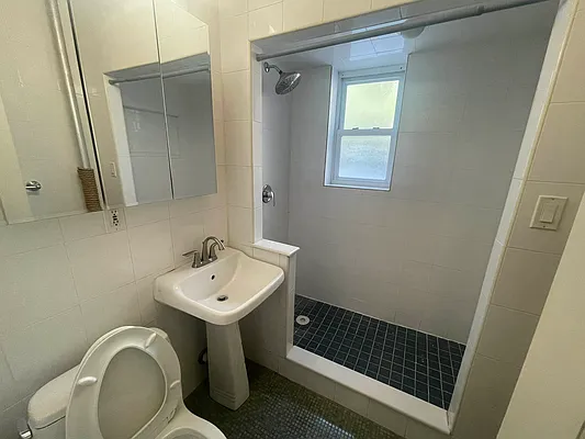 Rented by Metropolis International Realty Inc. | media 10