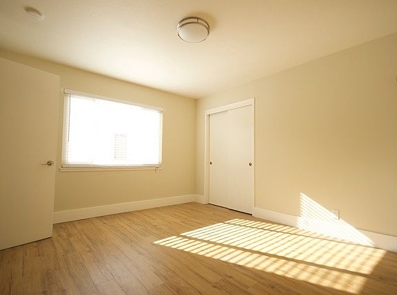 4th image of 250 Lincoln Ave