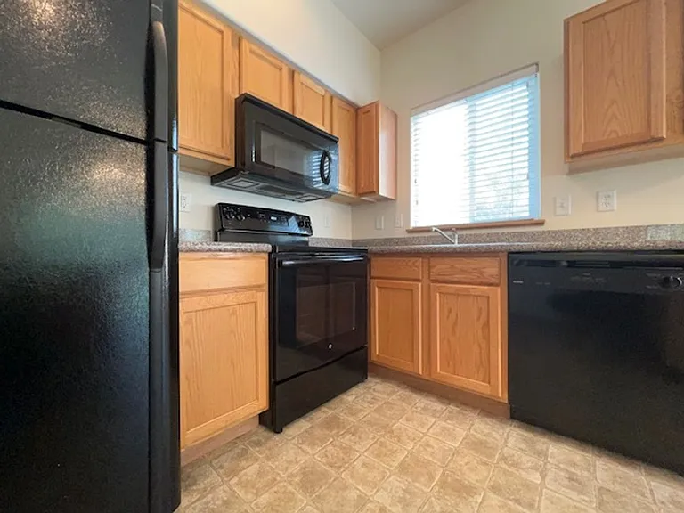 1927 E Wilson Ln — Photo 8