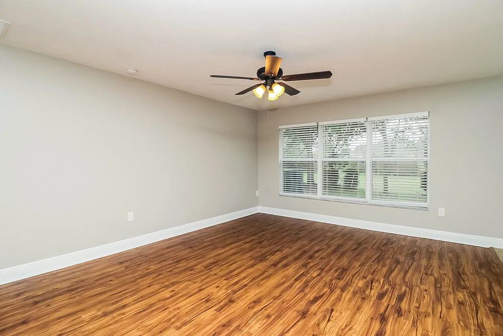 3 bed, 2.0 bath, 2210 sqft, $2,580 — Photo 4