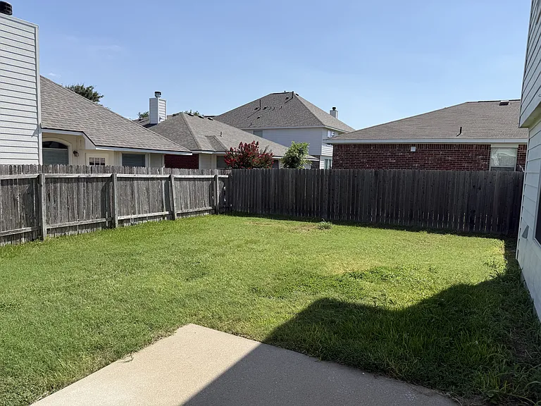 3703 Holden Ct — Photo 11