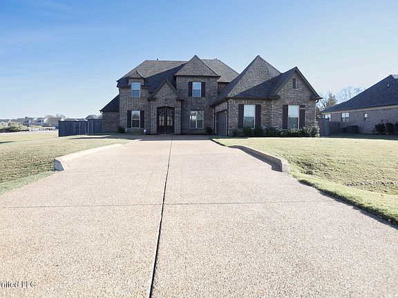 2nd image of 8026 Wisteria Dr