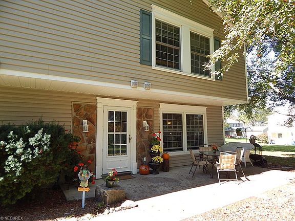 2nd image of 221 Canterbury Ln #C-38