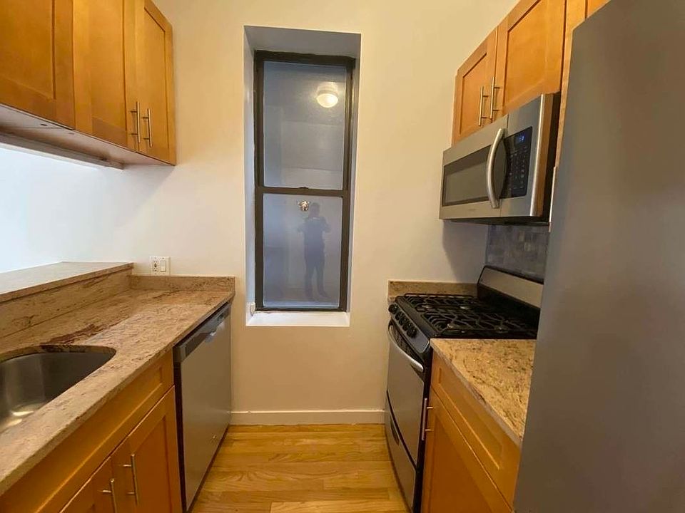 1st image of 303 E 76th St #1F
