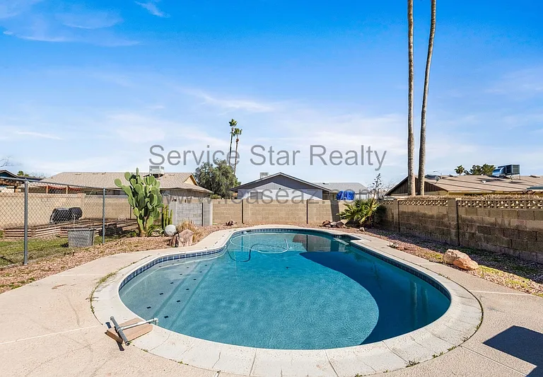 5513 W Waltann Ln — Photo 31