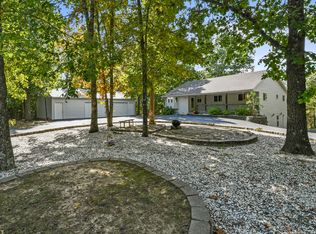 185 Ravenhill Dr, Highlandville, MO 65669