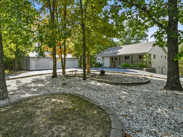 185 Ravenhill Drive, Highlandville, MO 65669