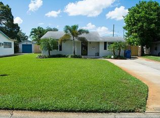 1214 Essex Dr N, Saint Petersburg, FL 33710