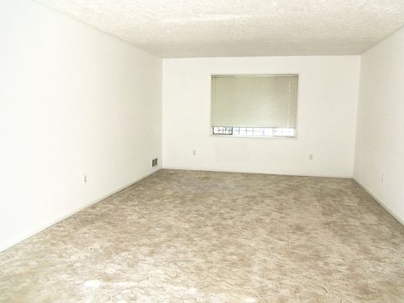 5th image of 7210 Cloverdale Dr