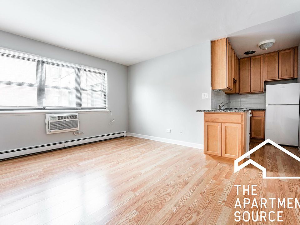 1st image of 534 W Wellington Ave APT 505
