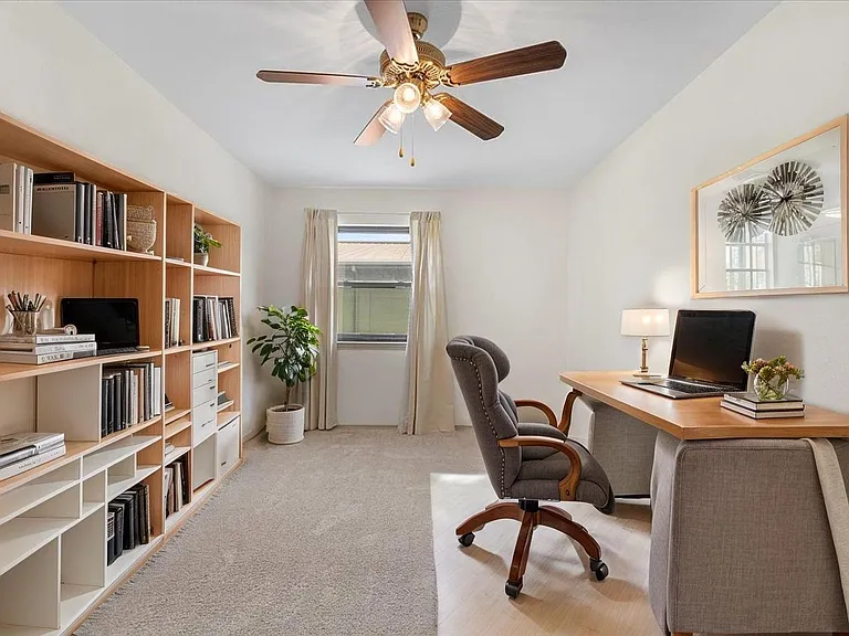 900 Taulbee Ln — Photo 8