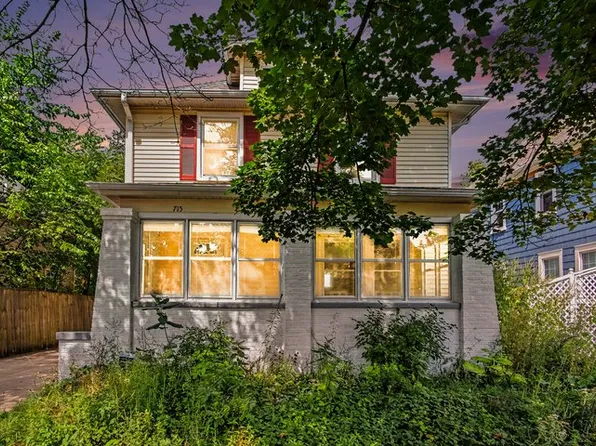 715 Curtis St NE, Grand Rapids, MI 49505