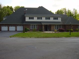 2 N Crown Dr, Collinsville, IL 62234