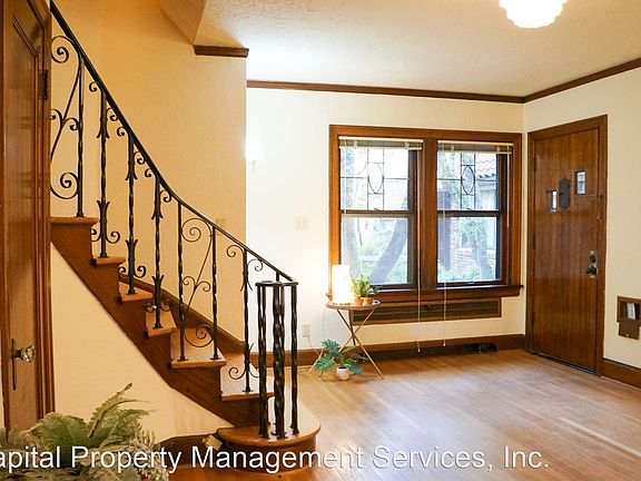2nd image of 912 SW Vista Ave #206