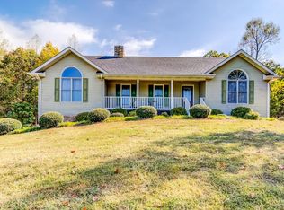 1734 Laymantown Rd, Troutville, VA 24175