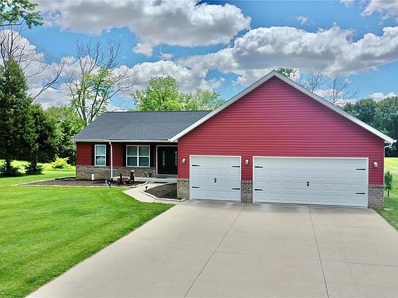 4th image of 302 Edwards Dr