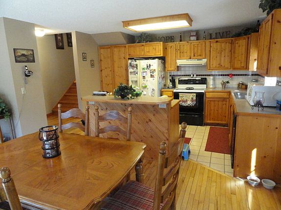 3rd image of 404 Mitchell Valley Dr