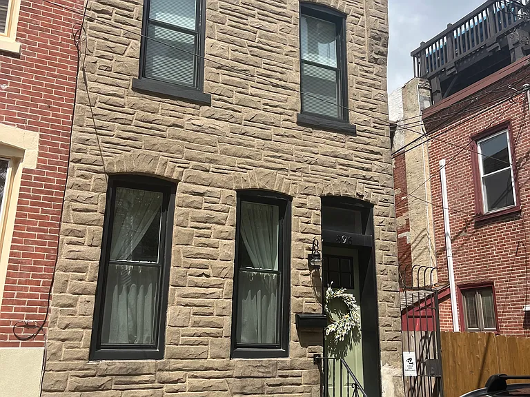 896 N Taylor St — Photo 16