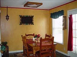 4th image of 1415 Honeysuckle Ln