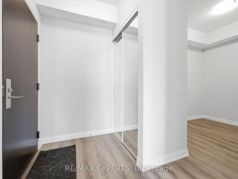 9000 Jane St #1220 — Photo 7