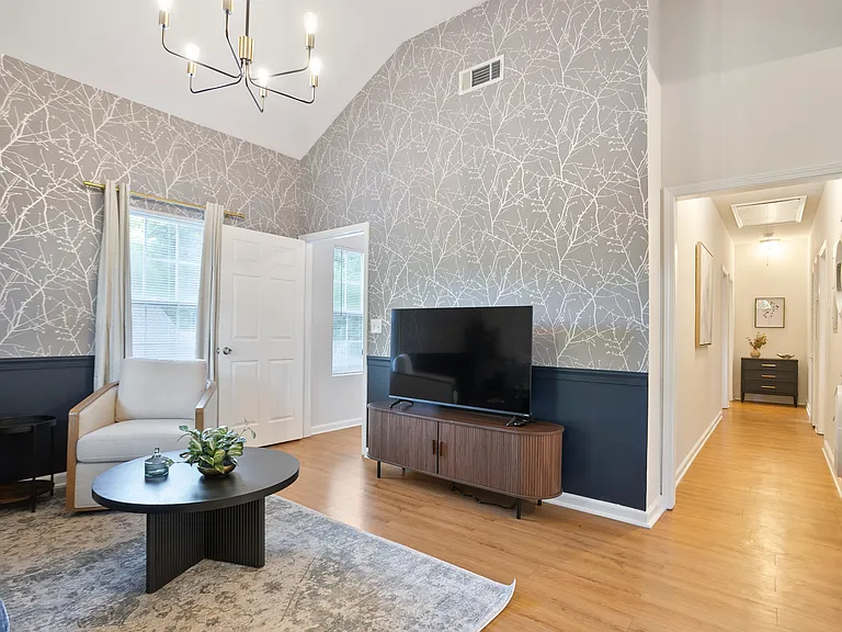 987 Dimmock St SW #2 — Photo 8