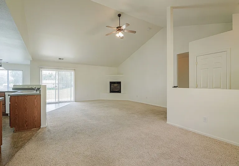 102 Kaley St — Photo 3