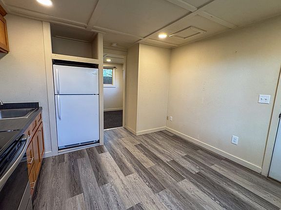 5th image of 785 Highway 99n APT 8A