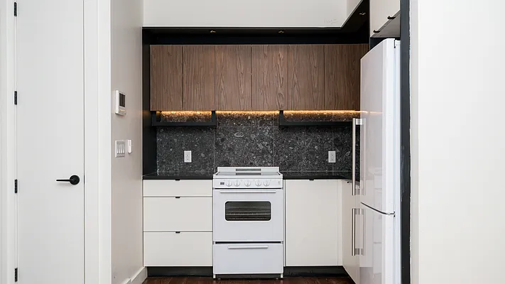 Rented by Nooklyn NYC LLC | media 84