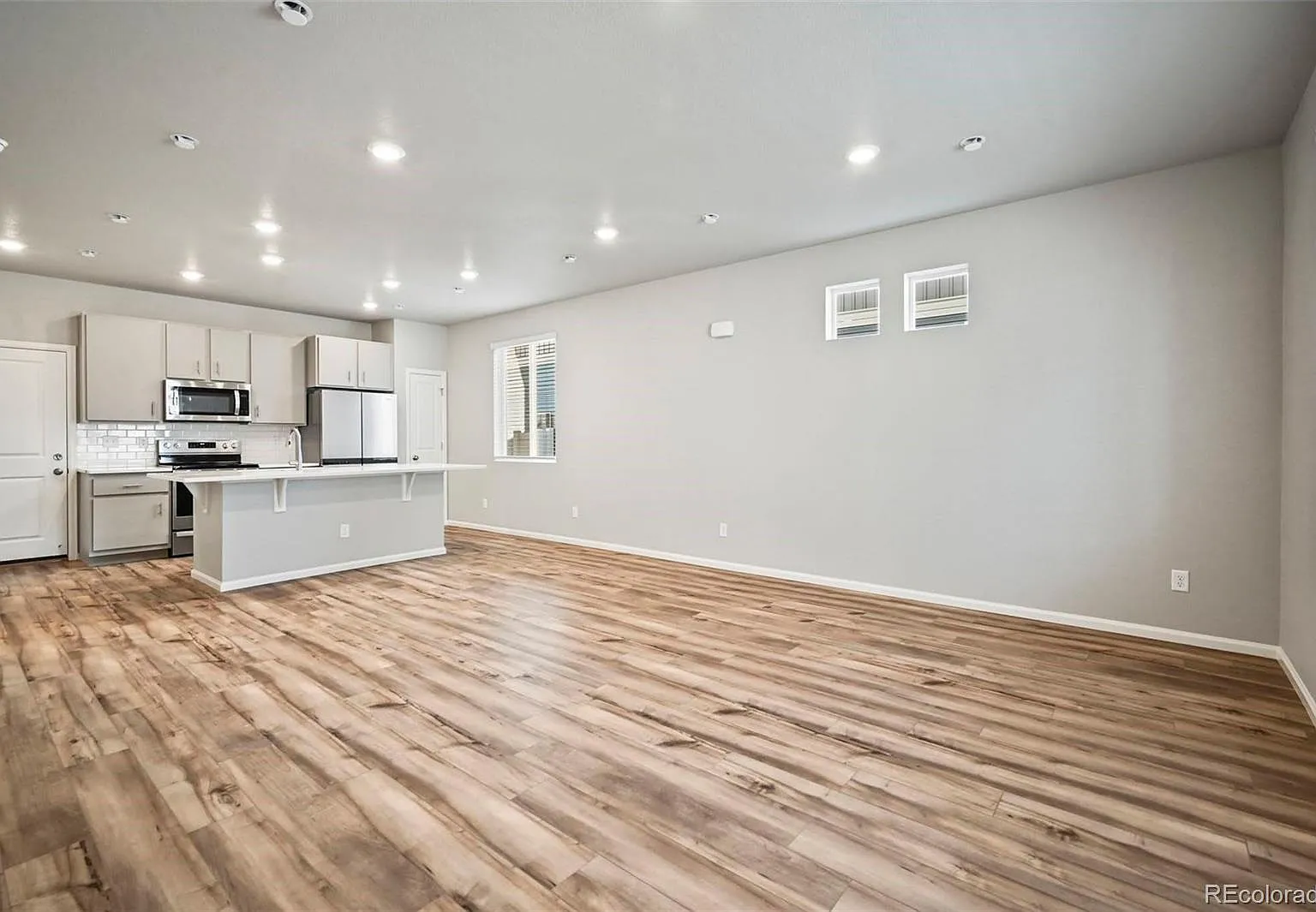 3 bed, 2.5 bath, 1490 sqft, $2,300 — Photo 3