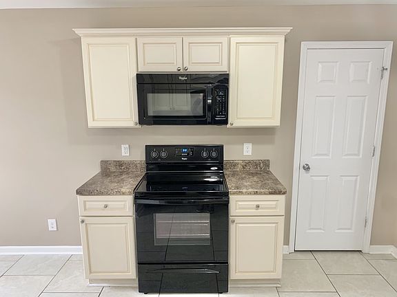 3rd image of 531 Dill Ln APT A10