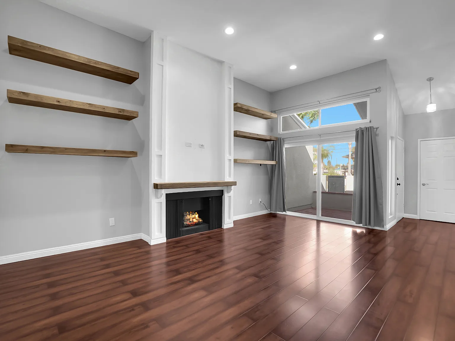 3 bed, 1203 sqft, $3,500 — Photo 3