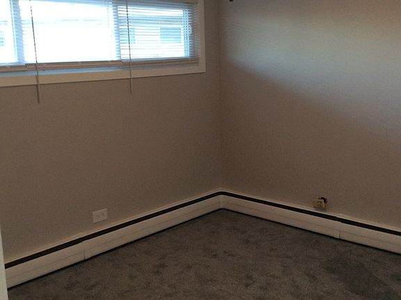 3rd image of 1114 W Hawthorne St APT E